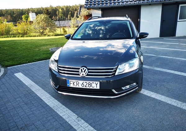Volkswagen Passat cena 36500 przebieg: 272000, rok produkcji 2011 z Drezdenko małe 407